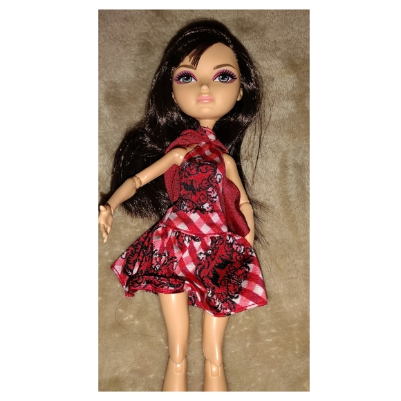 Ever After High Cerise Doll Hood Enchanted Picnic Red Riding Hood - Picture 2 of 4